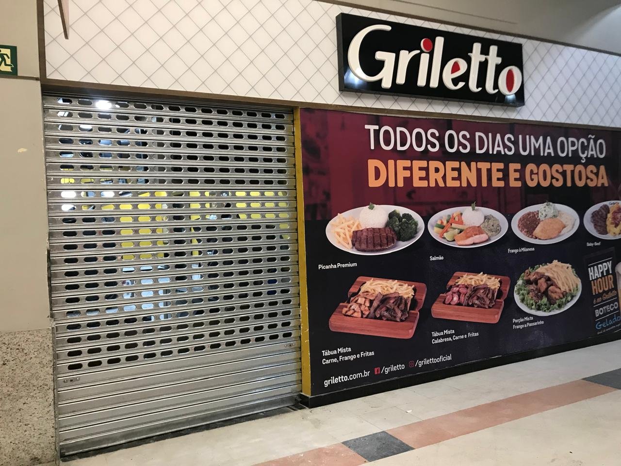 Porta de Aço Manual Vazada